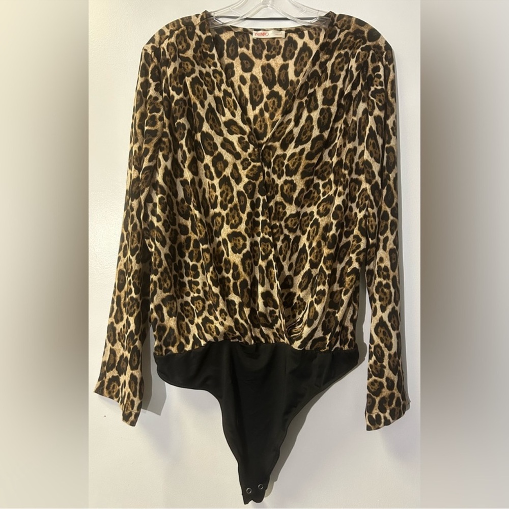 Like New! Leopard Print Long Sleeve V-Neck Bodysuit - Brown/Black